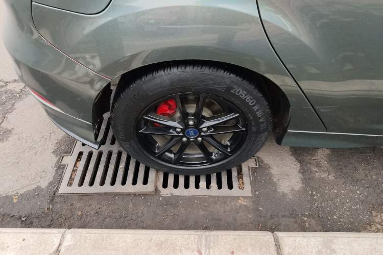 Used Ford Focus 2015 Hatchback 1.6L Automatic Fashion Edition