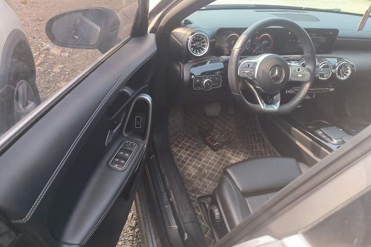 Used Mercedes-Benz A-Class 2022 Restyled A 200 L Sport Sedan Fashion Version
