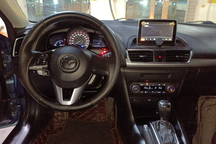 Used Mazda Mazda 3 Axela 2016 Sedan 1.5L Automatic Luxury Model