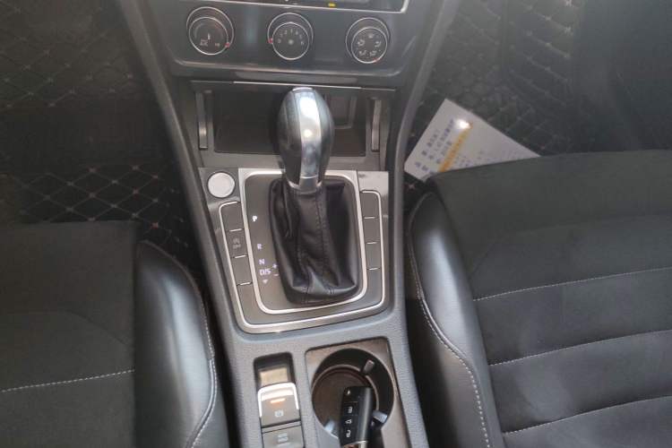 Used Volkswagen Golf 2018 230TSI Automatic Luxury Version