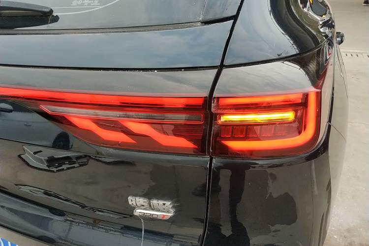 Used Dongfeng Aeolus Huge 2024 Mach Power 1.5T Luxury Model
