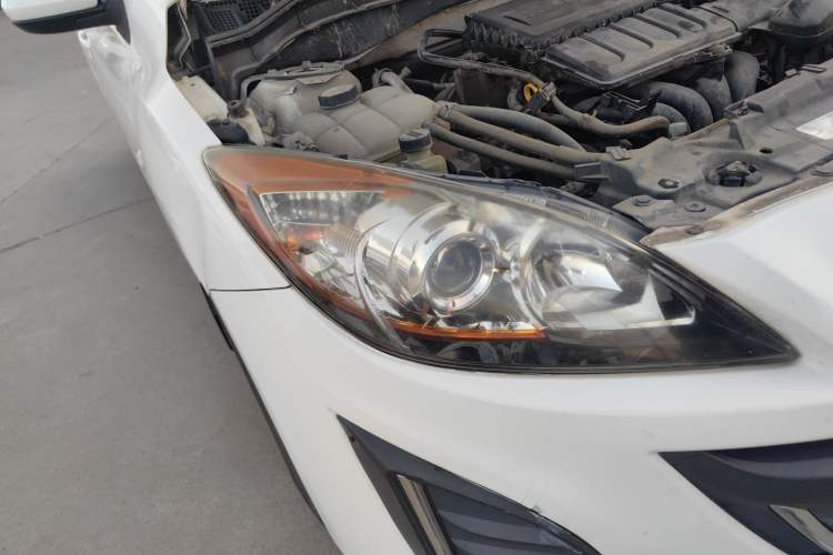 Used Mazda Mazda 3 2015 Sedan 1.6L Manual Comfort Model