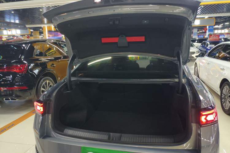 Used Volkswagen Magotan 2024 380TSI DSG Prestige Edition DaMai Package
