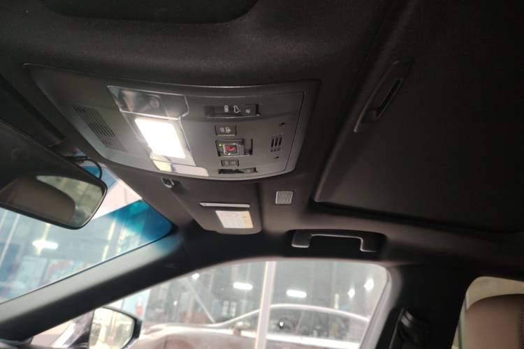 Used Lexus ES 2022 300h Excellence Edition
