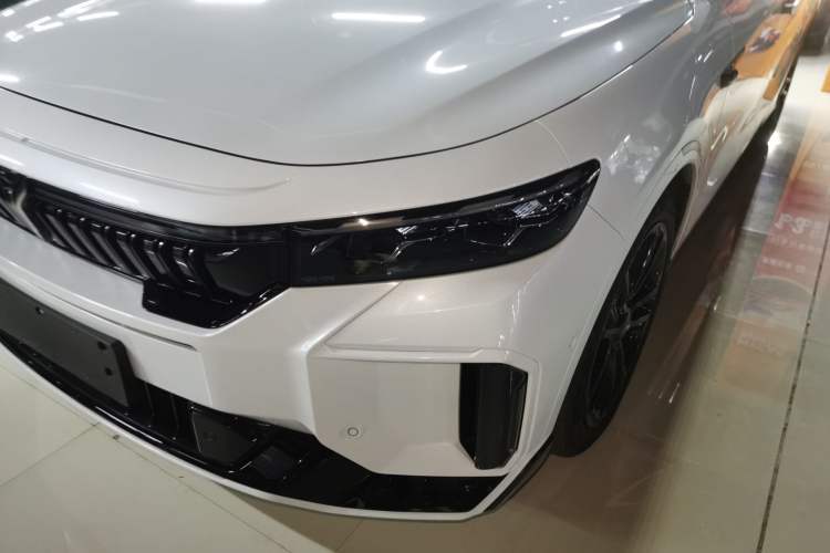 Used VOYAH FREE 2025 318 318 km Rear-Drive Touring Edition
