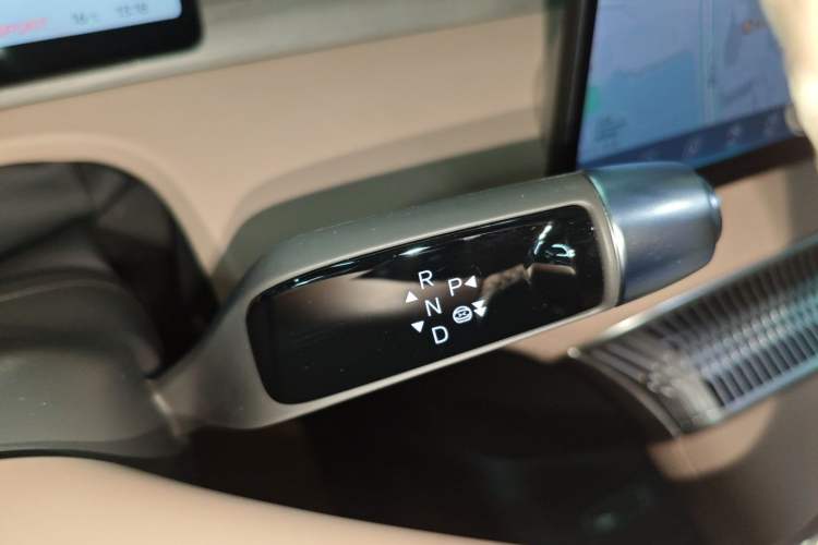 Used XPeng X9 2025 740 Ultra-Long Range Max
