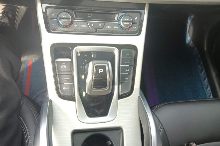 Used Geely Auto Emgrand X7 Sport 2020 1.8TD DCT Two-Wheel Drive Smart Connect 4G-Enabled Version