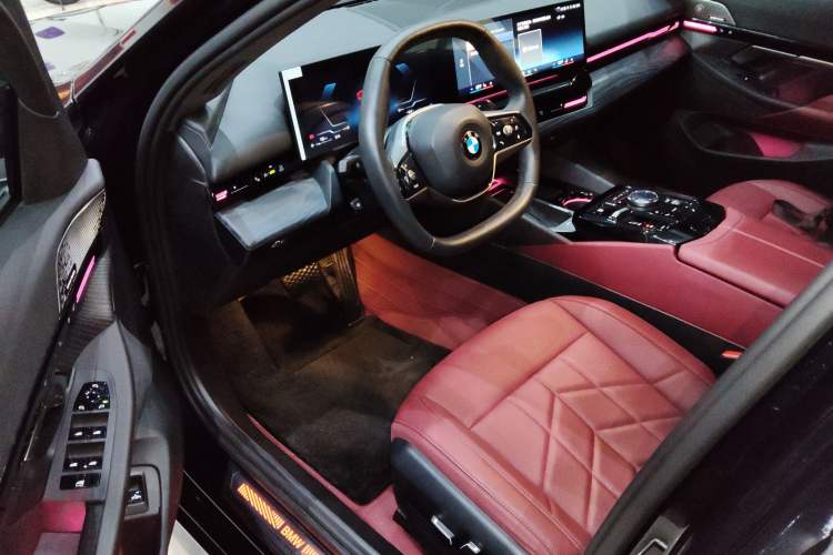 Used BMW 5 Series 2024 525Li Luxury Package