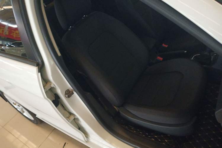 Used Volkswagen Bora 2015 Value Edition 1.6L Automatic Fashion Version
