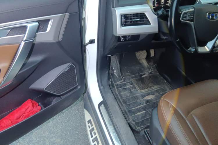 Used Geely Auto Emgrand X7 Sport 2016 1.8TD Automatic ZhiZun Version
