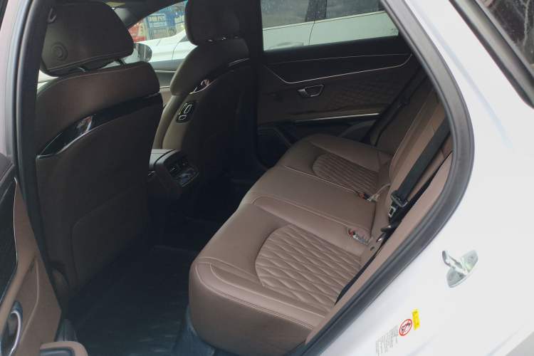 Used BYD Han 2022 EV Genesis Edition 715 km Front-Wheel-Drive Flagship Model
