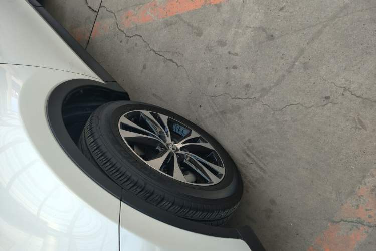 Used Toyota RAV4 2015 2.5L Automatic 4x4 Prestige Edition
