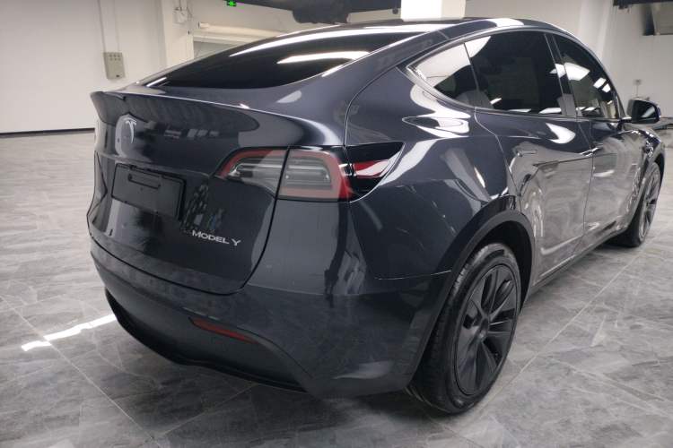 Used Tesla Model Y 2024 Long-Range All-Wheel-Drive Version

