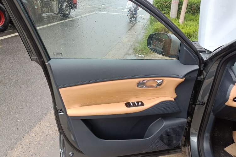 Used  Galaxy Xingjian 7 EM-i 2025 55 km Launch Edition
