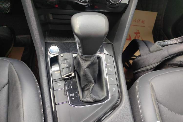 Used Volkswagen Tiguan L 2019 Revised 330TSI Automatic Two-Wheel Drive Smart & Luxury Edition China VI Standard