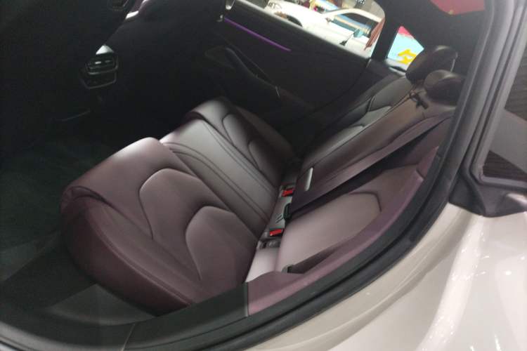 Used  SU7 2024 Four-Wheel Drive Ultra-Long Range Advanced Intelligent Driving Max Edition