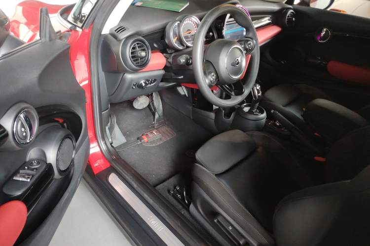 Used  MINI 2018 1.5T COOPER Classic Edition
