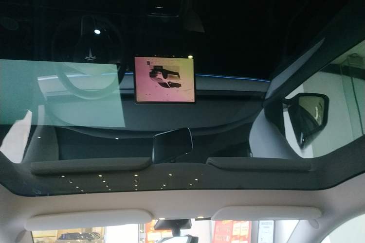 Used Tesla Model Y 2023 Rear-Wheel-Drive Version
