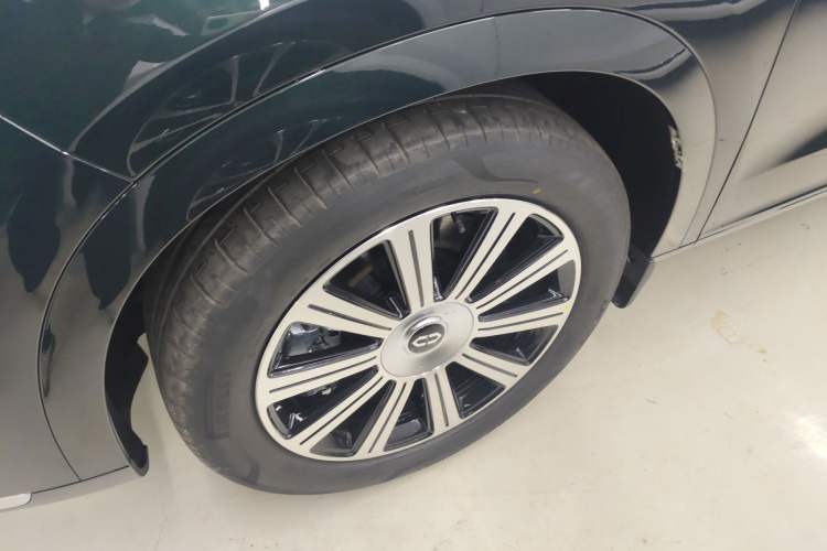 Used Hima AITO M7 2024 1.5T Intelligent Driving Rear-Drive Ultra Version 6 Seats
