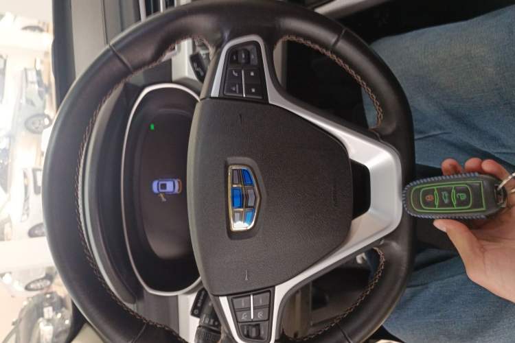 Used Geely Auto Emgrand X7 Sport 2018 1.8TD Automatic Two-Wheel Drive ZhiZun Model with 4G Connectivity