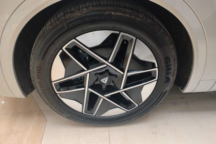 Used  S09 2025 Rear-Drive Ultra+
