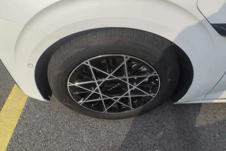 Used Zeekr 009 2024 Six-Seat Executive Version 4WD 108 kWh