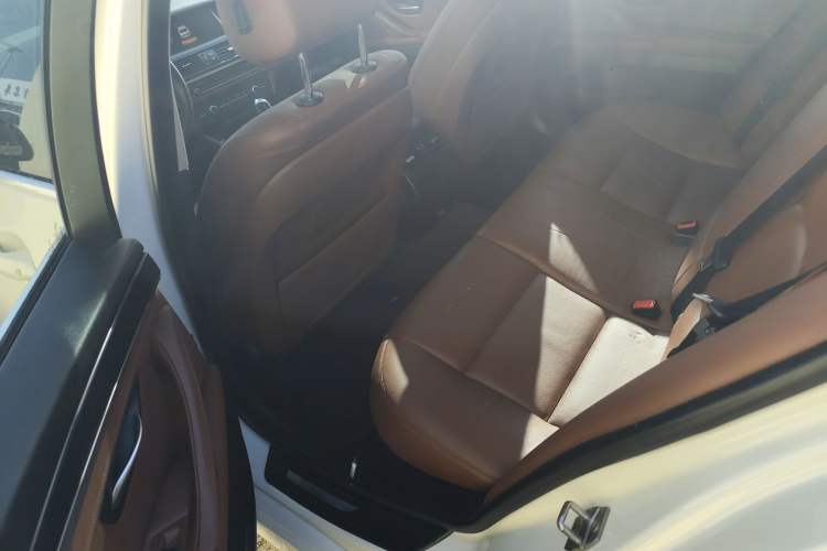 Used BMW 5 Series 2014 520i Elegant Edition
