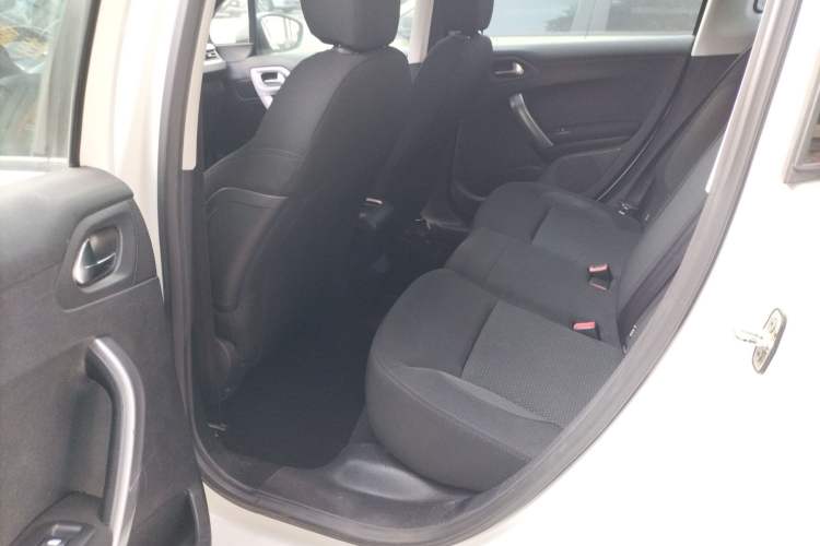 Used Peugeot 2008 2014 1.6L Automatic Fashion Edition
