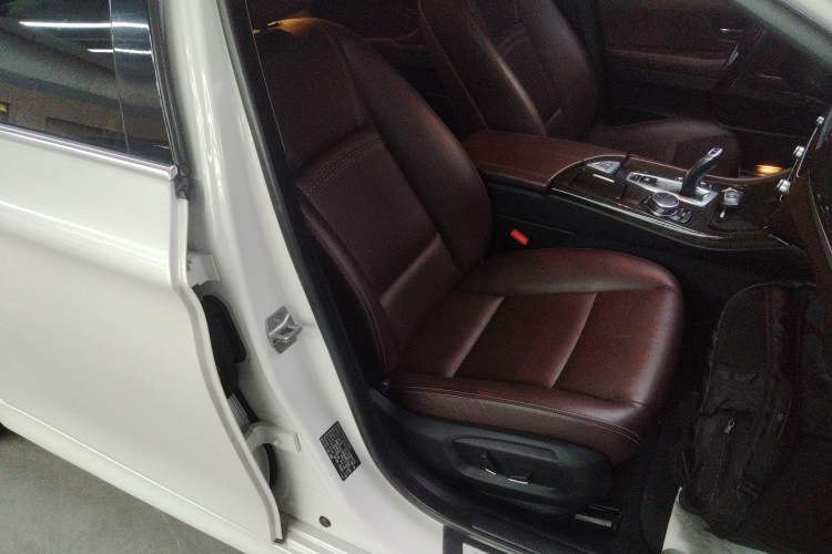 Used BMW 5 Series 2014 525Li Luxury Design Package
