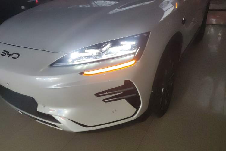 Used BYD Song PLUS New Energy 2025 EV Intelligent Driving Version 520km Premium Model
