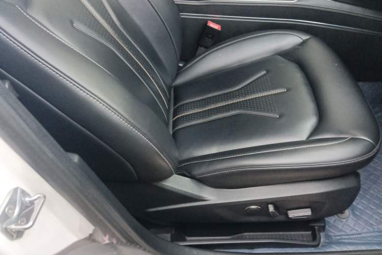 Used Ford Edge 2021 PLUS EcoBoost 245 Two-Wheel-Drive Titanium 7-Seater
