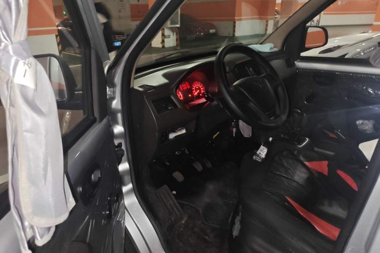 Used Wuling Rongguang S 2021 1.2L Base Model 7-Seater LSI
