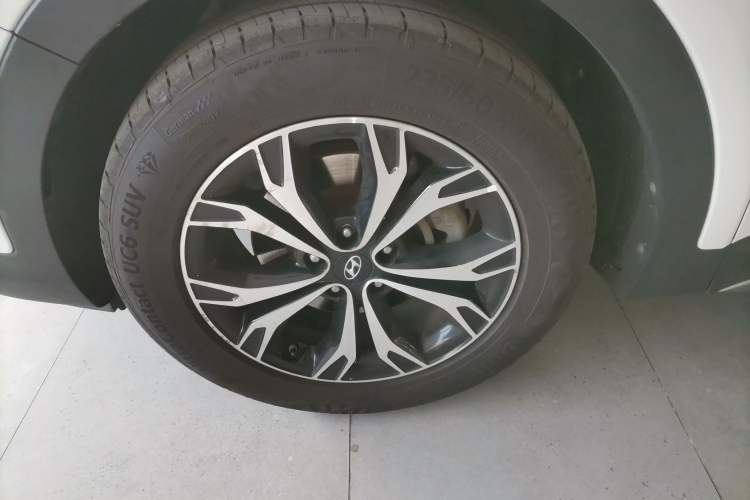 Used Hyundai Santa Fe 2017 2.0T Automatic Two-Wheel Drive Smart Version 7 Seats