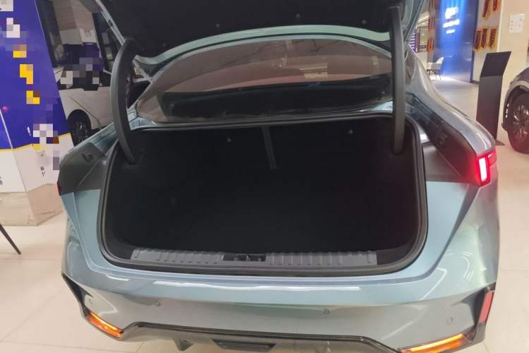 Used Lynk & Co 07 2024 EM-P 126 Long-Range Ultra