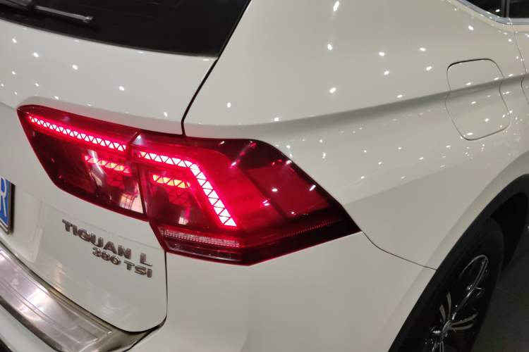 Used Volkswagen Tiguan L 2017 380TSI Automatic All-Wheel-Drive Luxury Edition