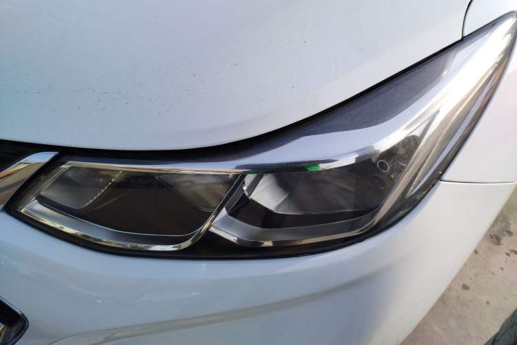 Used Chevrolet Cruze 2017 1.5L Automatic Pioneer Sunroof Edition
