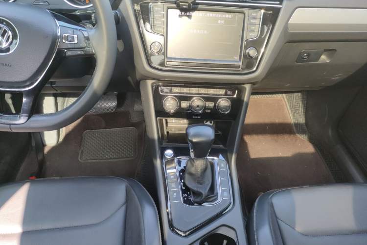 Used Volkswagen Tiguan L 2017 380TSI Automatic All-Wheel-Drive Luxury Edition
