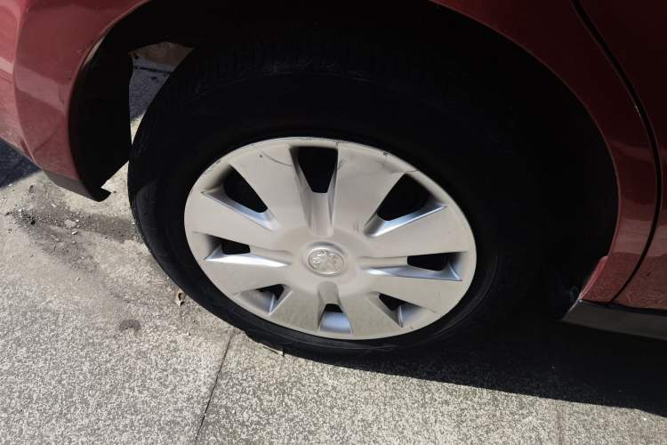 Used Venucia R50 2015 1.6L Automatic Fashion Edition
