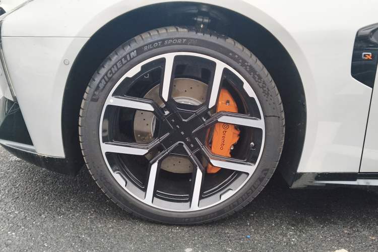 Used XPeng P7 2025 Model—750 All-Wheel-Drive High-Performance Ultra
