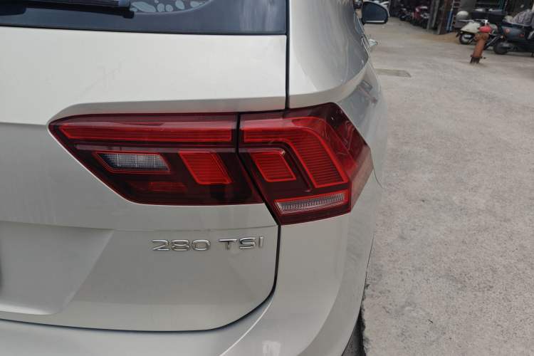 Used Volkswagen Tiguan L 2021 280TSI Automatic Two-Wheel Drive Comfort Edition – Low-Trim Version
