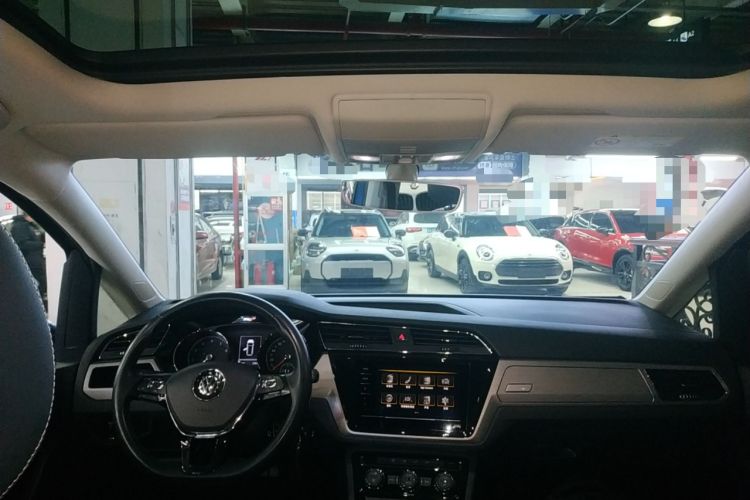 Used Volkswagen Touran 2016 Volkswagen Touran L 280TSI DSG Comfort Edition
