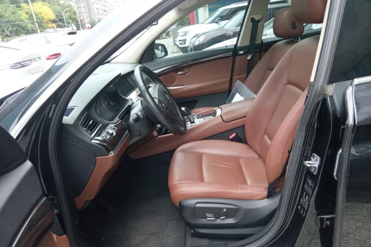 Used BMW 5 Series GT 2014 528i Leading Model
