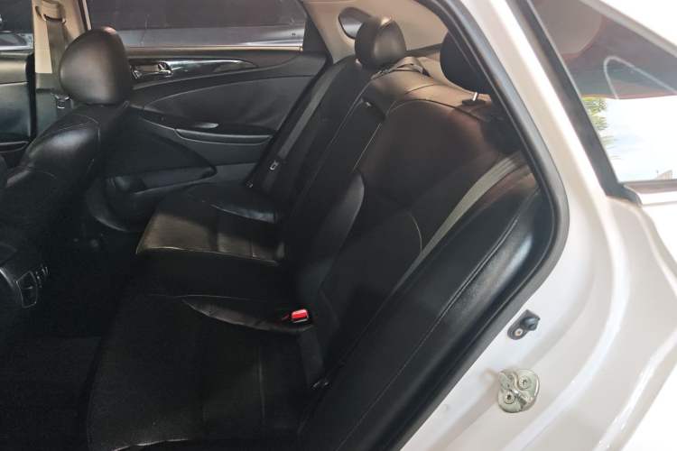 Used Hyundai Sonata 2014 2.4L Automatic Luxury Version China IV Standard
