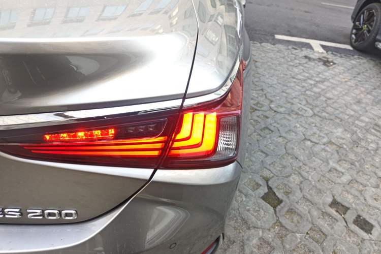 Used Lexus ES 2020 200 Excellence Edition
