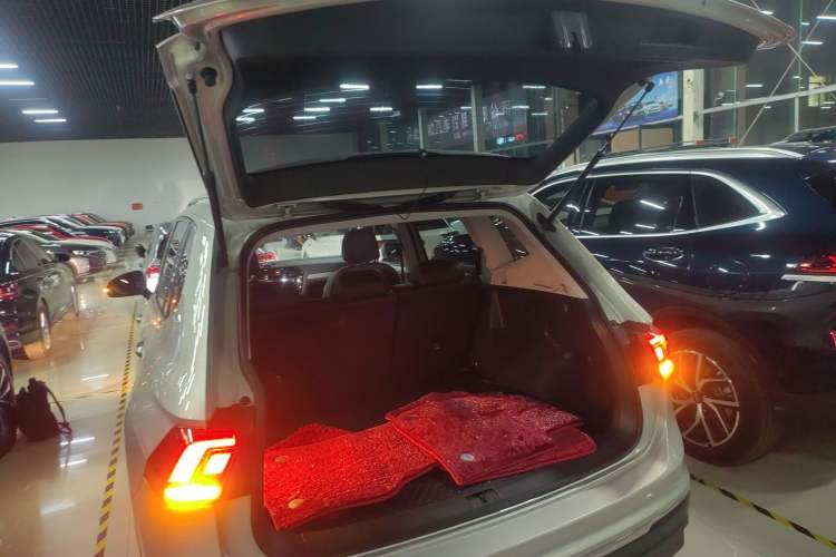 Used Volkswagen Tiguan L 2021 330TSI Automatic Two-Wheel Drive Smart Edition
