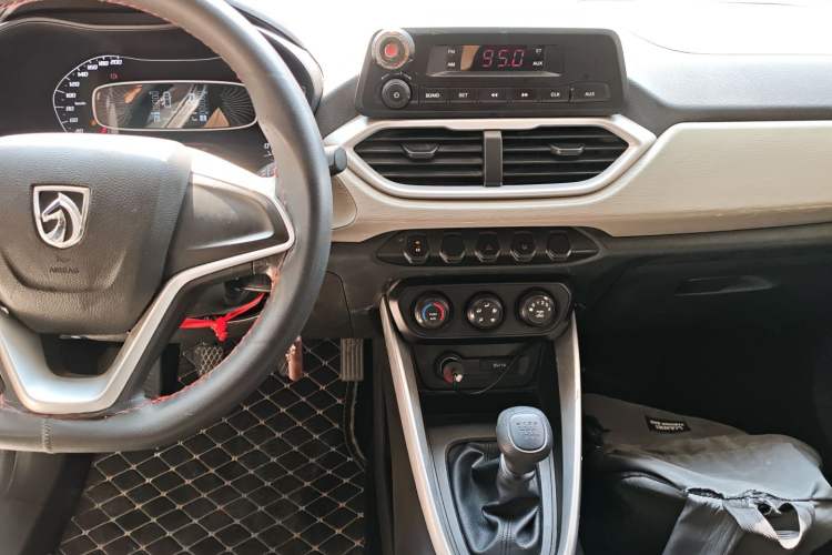 Used Baojun 510 2019 1.5L Manual Jingxiang Model 73kW China VI Emission Standard
