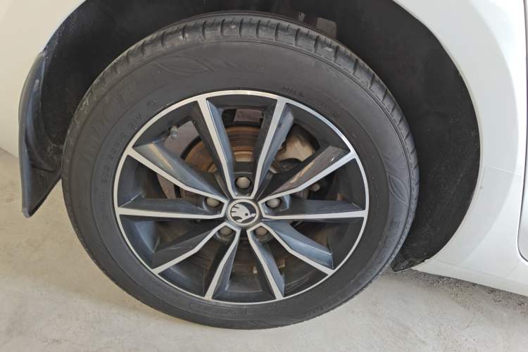 Used Skoda Octavia 2017 1.6L Automatic Smart Drive Edition
