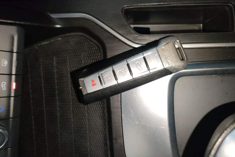 Used Wey VV6 2021 2.0T Two-Wheel Drive Smart Protection+