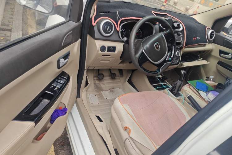 Used Jinbei 750 2015 1.5L Luxury Model