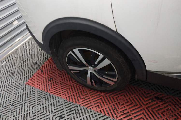 Used Peugeot 5008 2017 380THP 7-Seater Elite Edition
